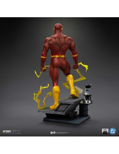 Iron Studios DC Comics Legacy Replica...