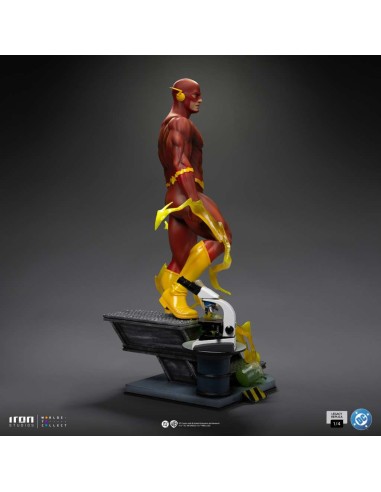 Iron Studios DC Comics Legacy Replica...