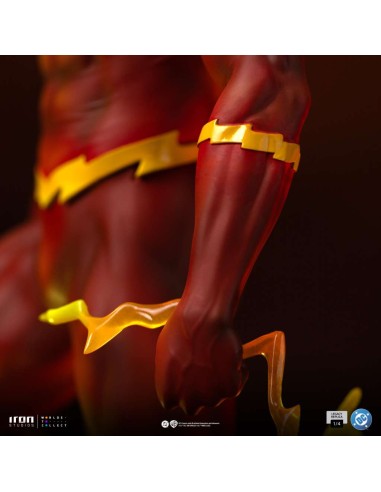 Iron Studios DC Comics Legacy Replica...